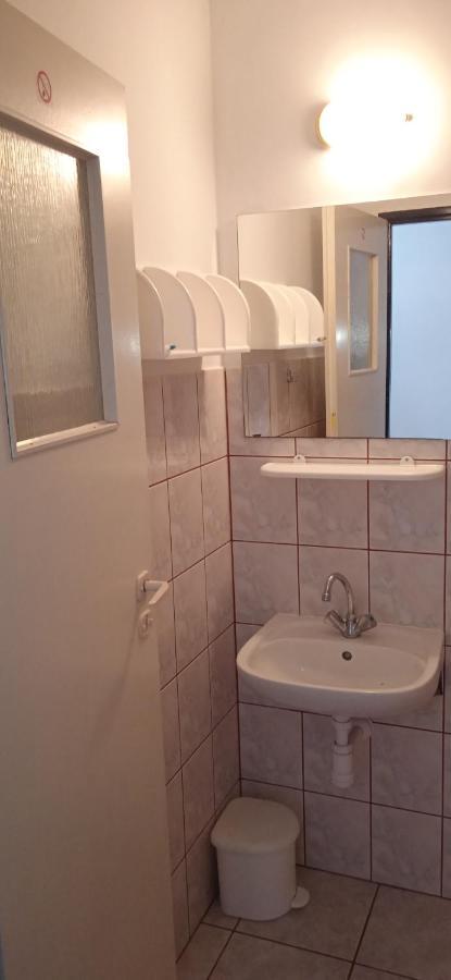 Hotel Krokus Kamienna Gora Ngoại thất bức ảnh