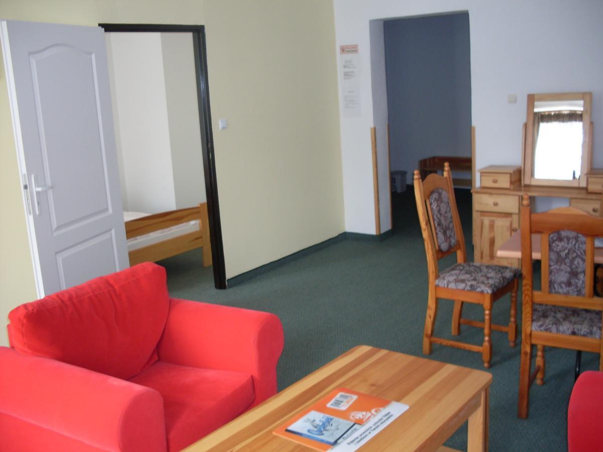 Hotel Krokus Kamienna Gora Ngoại thất bức ảnh
