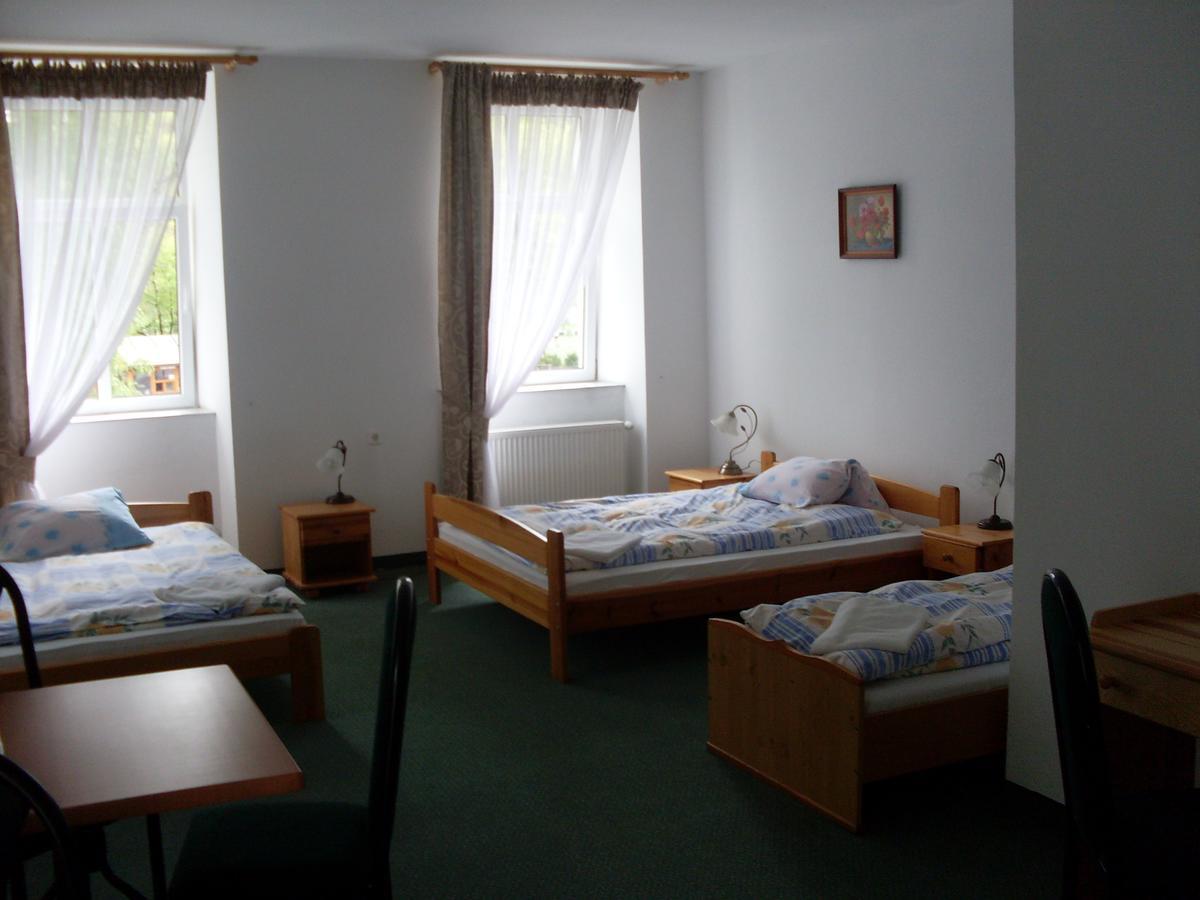 Hotel Krokus Kamienna Gora Ngoại thất bức ảnh