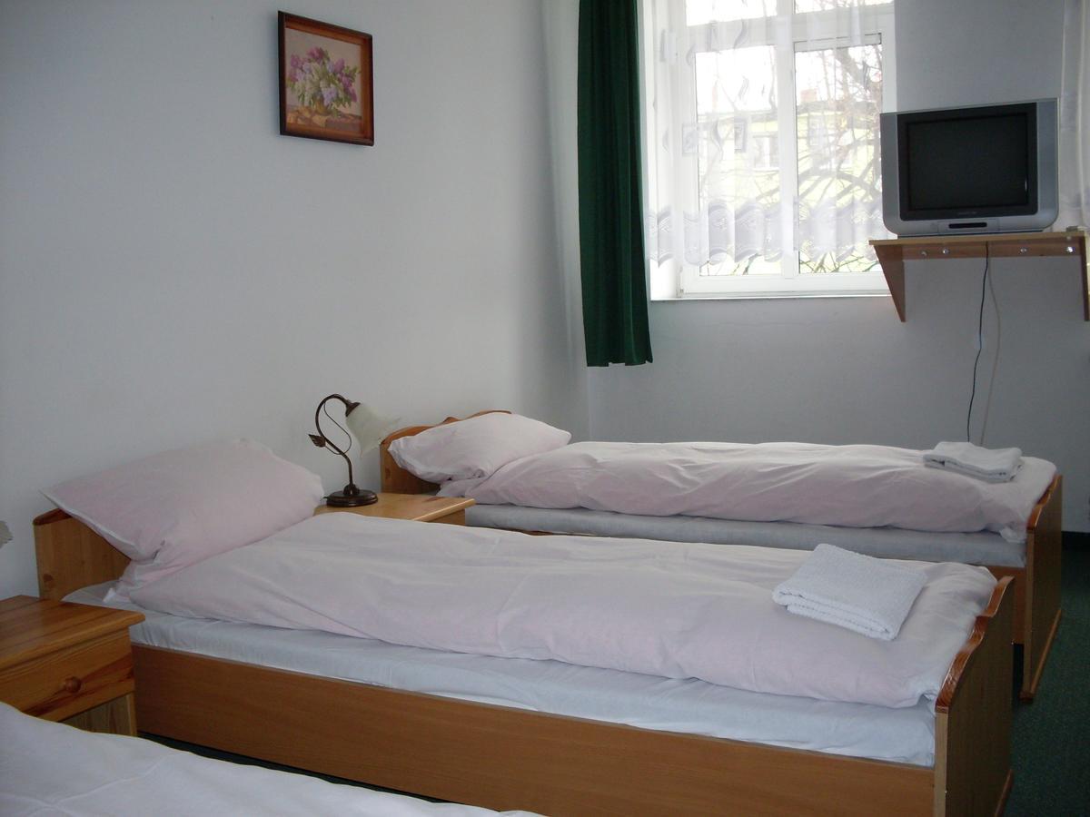 Hotel Krokus Kamienna Gora Ngoại thất bức ảnh