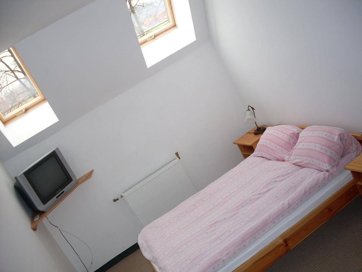 Hotel Krokus Kamienna Gora Ngoại thất bức ảnh